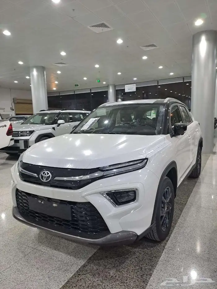 تويوتا اوربان كروزر GLX فل 2025 ( متوفر الوان ) 0