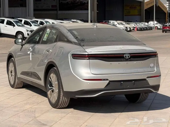 تويوتا كراون 2.5 بريميوم هايبرد 2025 عروض أقساط جميع البنوك 4