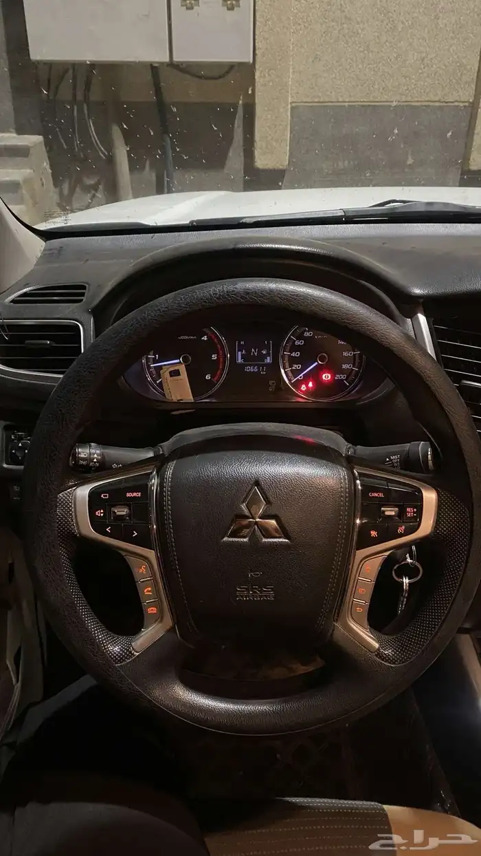 مستبيشي l200 2023 فل كامل سعودي 10