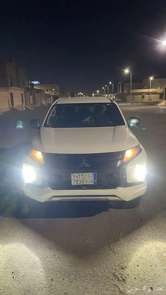 مستبيشي l200 2023 فل كامل سعودي 8