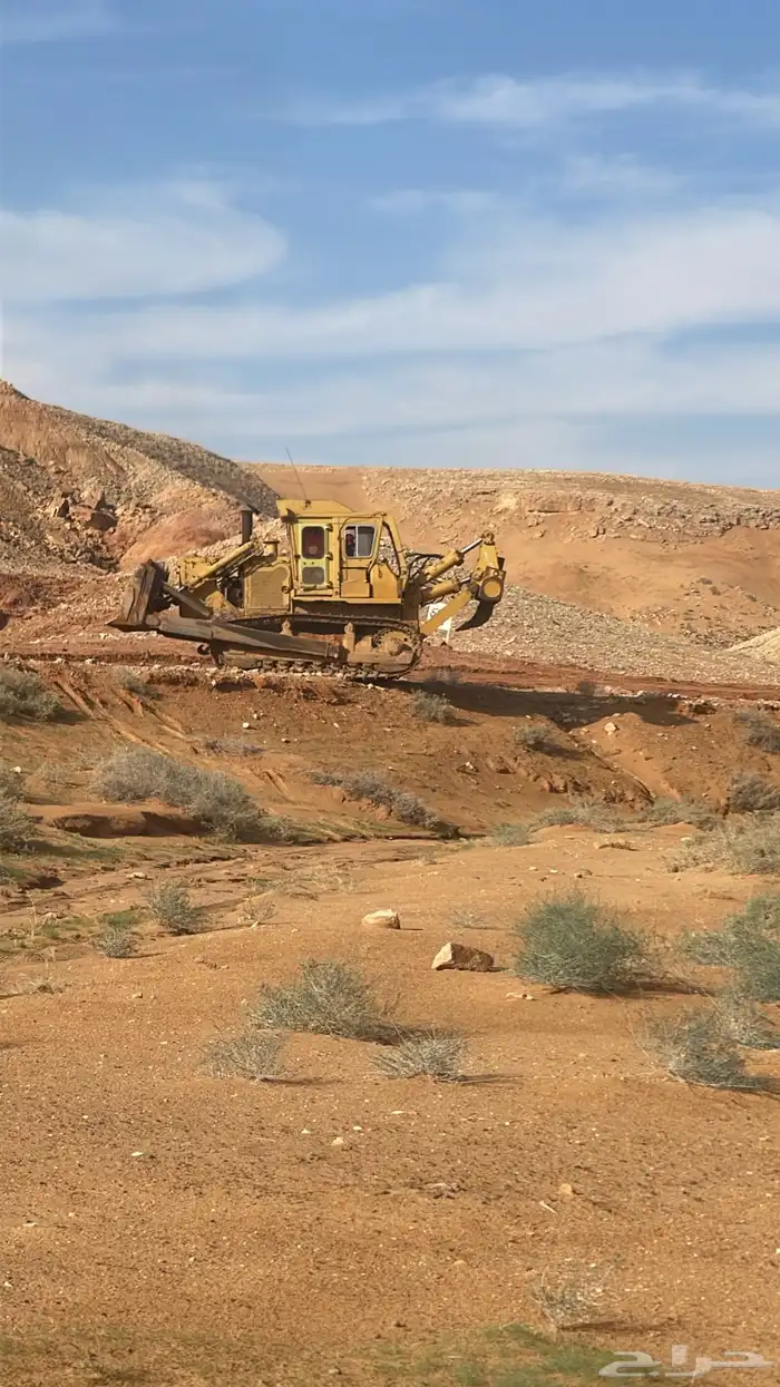 بلدوزر كوماتسو 155 للإيجار 3