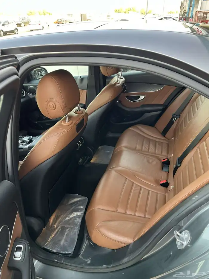 مرسيدس C200 2020 8