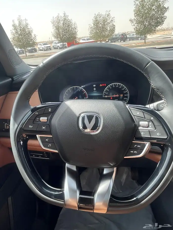 للبيع شانجان CS95 2024 رويال بلاك اديشن 14