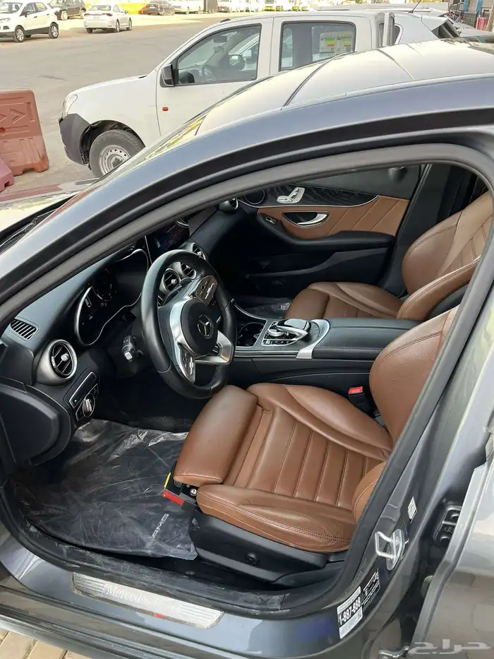 مرسيدس C200 2020 7