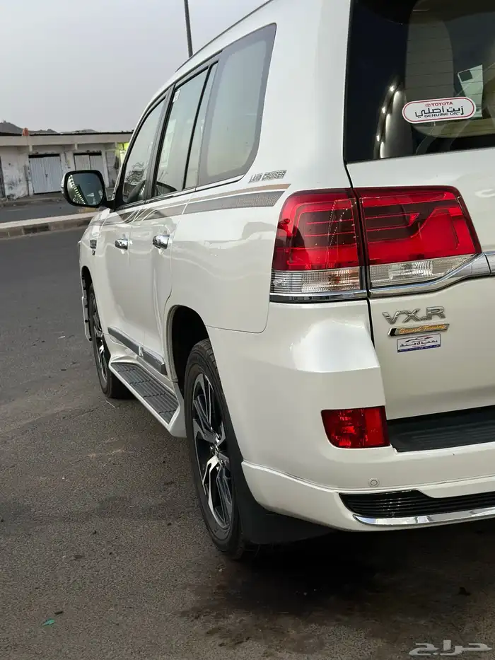 لاندكروزر مديل 2021 VXE محول VXR 20