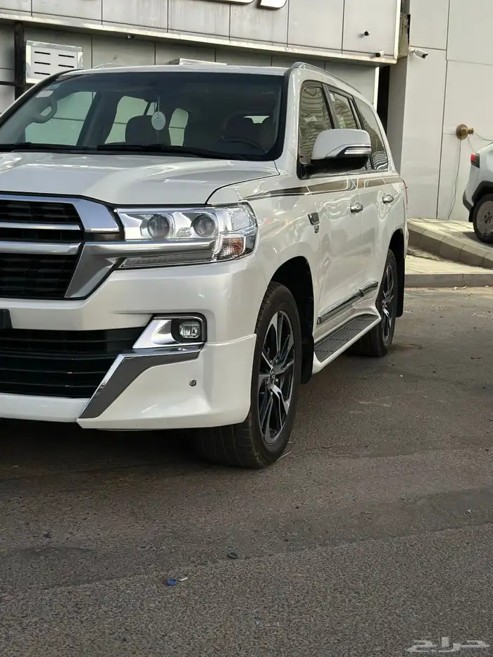 لاندكروزر مديل 2021 VXE محول VXR 18