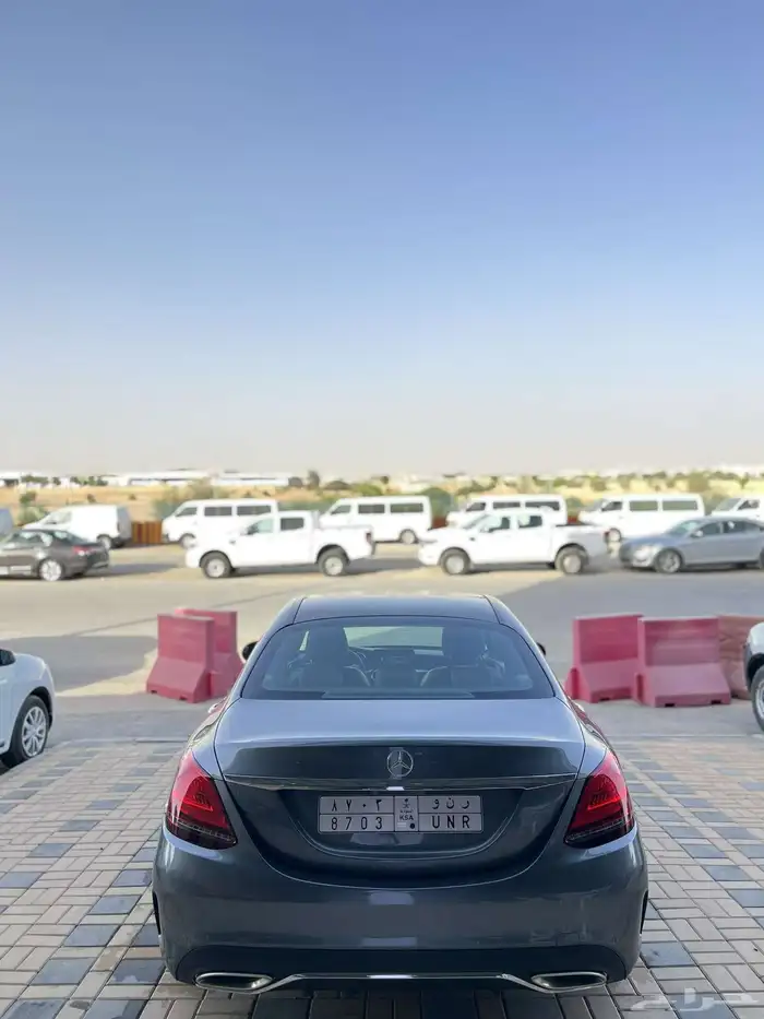 مرسيدس C200 2020 4