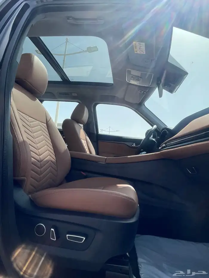 للبيع شانجان CS95 2024 رويال بلاك اديشن 17