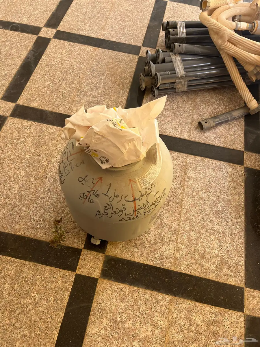 مسبح متنقل كامل مع الفلتر ولا يشكي من شي والبيع سمح بالحيل 4