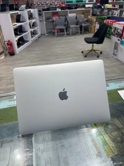MacBook Pro 0