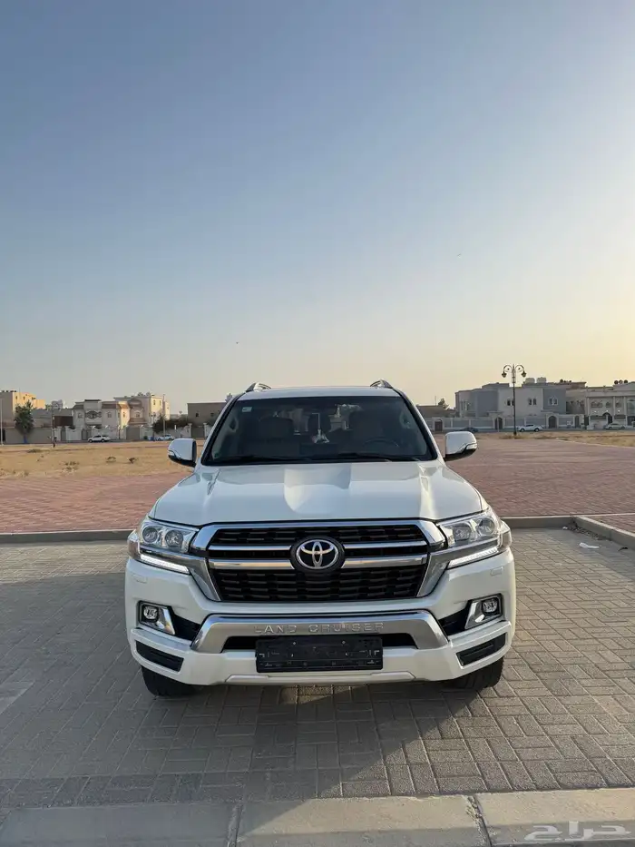 لاندكروزر 2021- GXR - وارد الساير 0