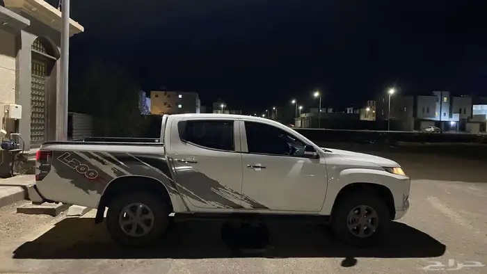 مستبيشي l200 2023 فل كامل سعودي 1