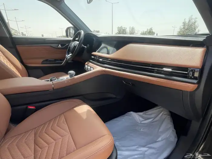للبيع شانجان CS95 2024 رويال بلاك اديشن 16