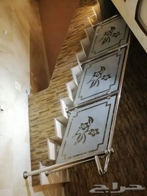 درابزين ستيل و زجاج فاخر للبيع - تصميم عصري وجودة عالية 11