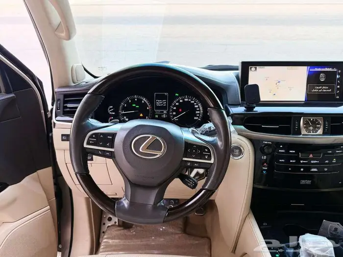 جيب لكزس 2017 LX570 فل كامل 3