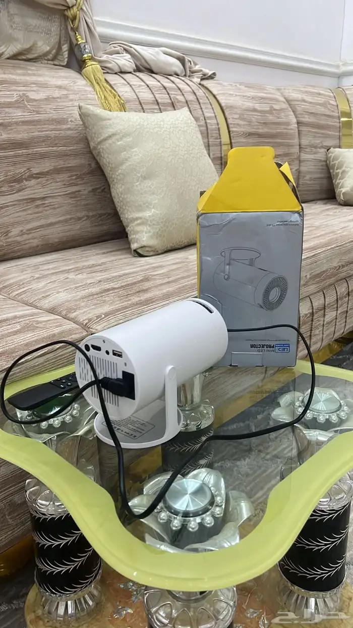 بروجكتر HY300 4