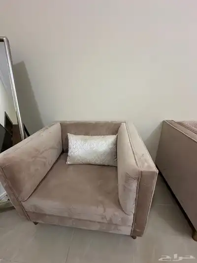 كنب Lحد بيعه 700 ريال 3