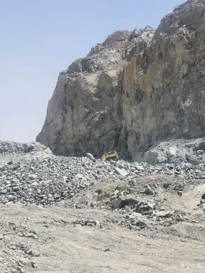 توريد بحص كسارة نوع بازلت افضل نوع كميات كبيرة تريلات 4