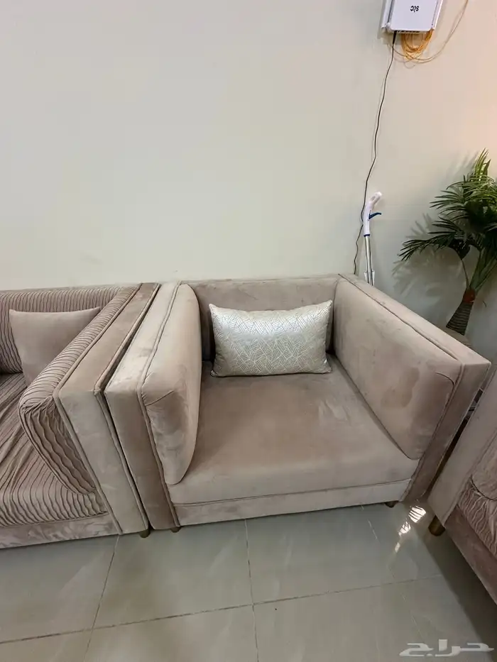 كنب Lحد بيعه 700 ريال 1