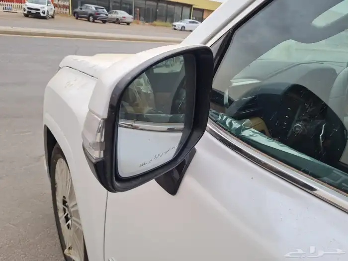 عرض اليووم لكزس LX600 BB موديل 2025 اللون ابيض وكالة 7