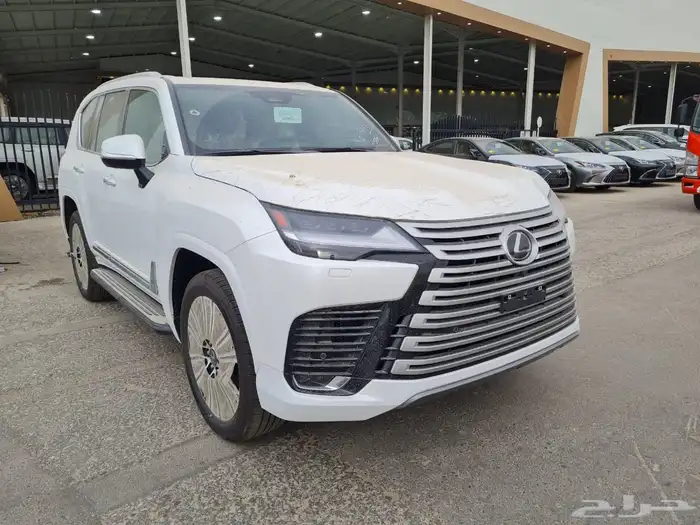 عرض اليووم لكزس LX600 BB موديل 2025 اللون ابيض وكالة 1