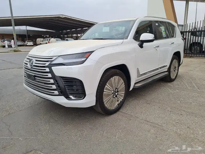 عرض اليووم لكزس LX600 BB موديل 2025 اللون ابيض وكالة 0