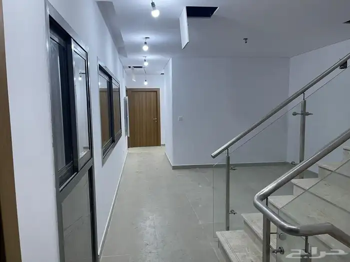 فيلا جديدة للايجار السنوي بحي المطار 4