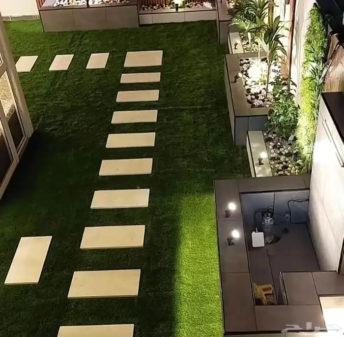 فني تنسيق الحدائق 24