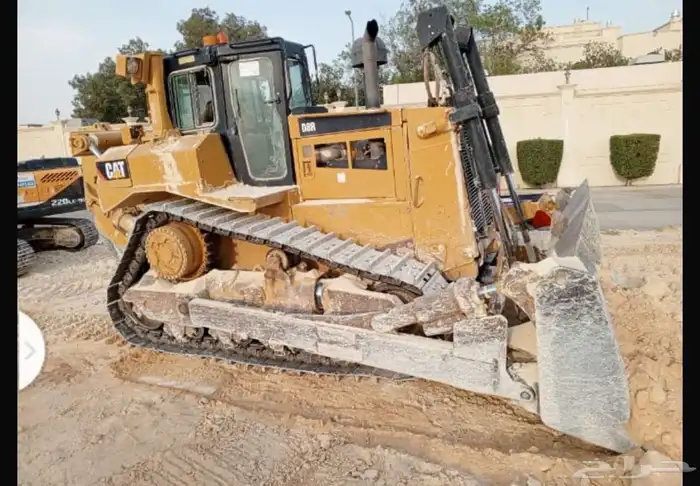 بوكلينات بلدوزرات d8 طرنشات للايجار 3
