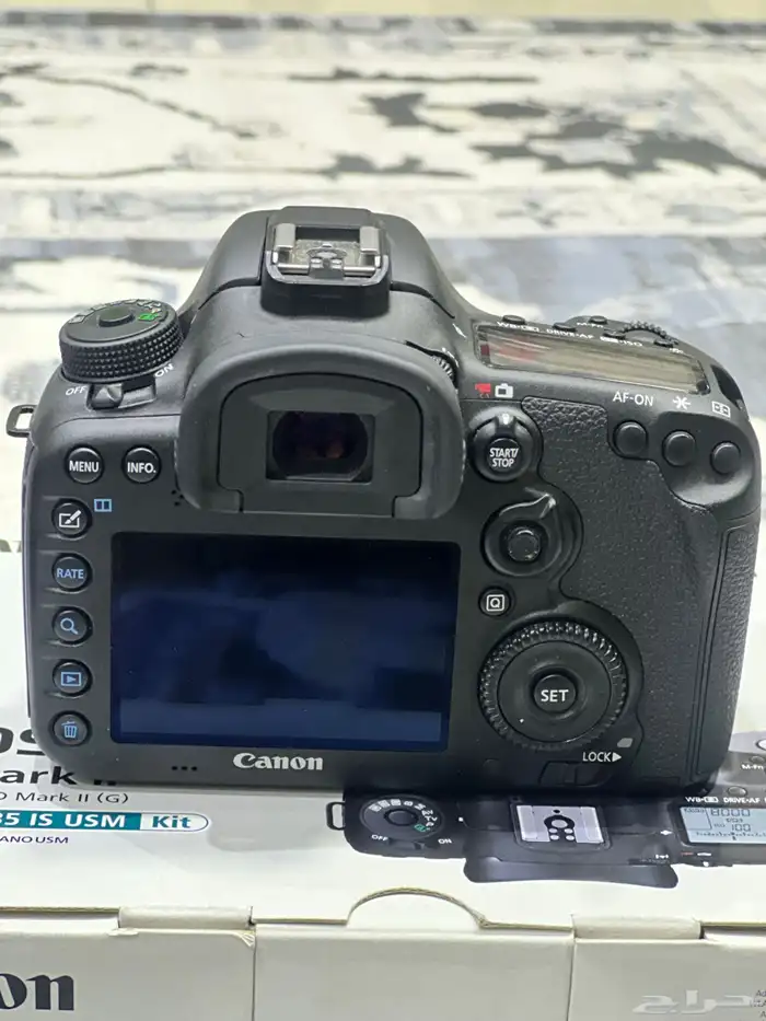 canon D7 mark iiبالكرتون 4