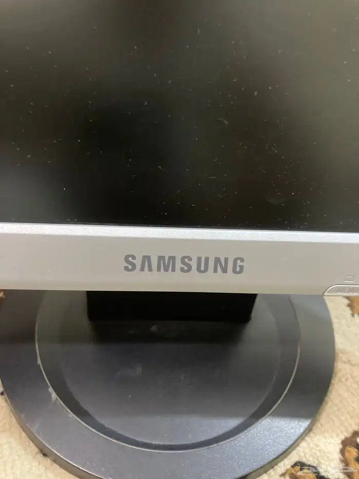 شاشة كمبيوتر مربع مستعملة 1