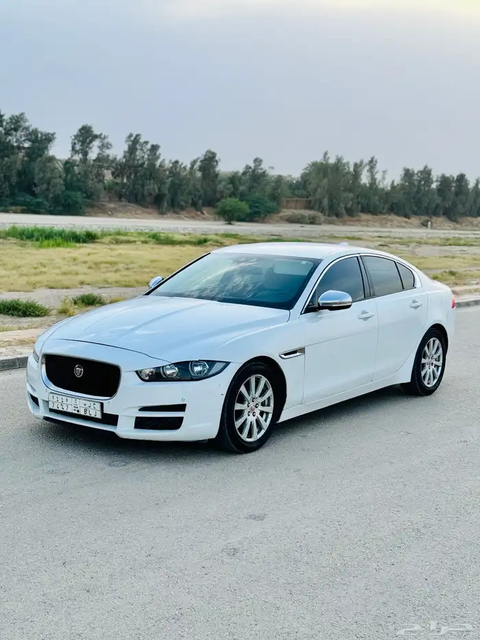 جاكوار XE موديل 2017 3