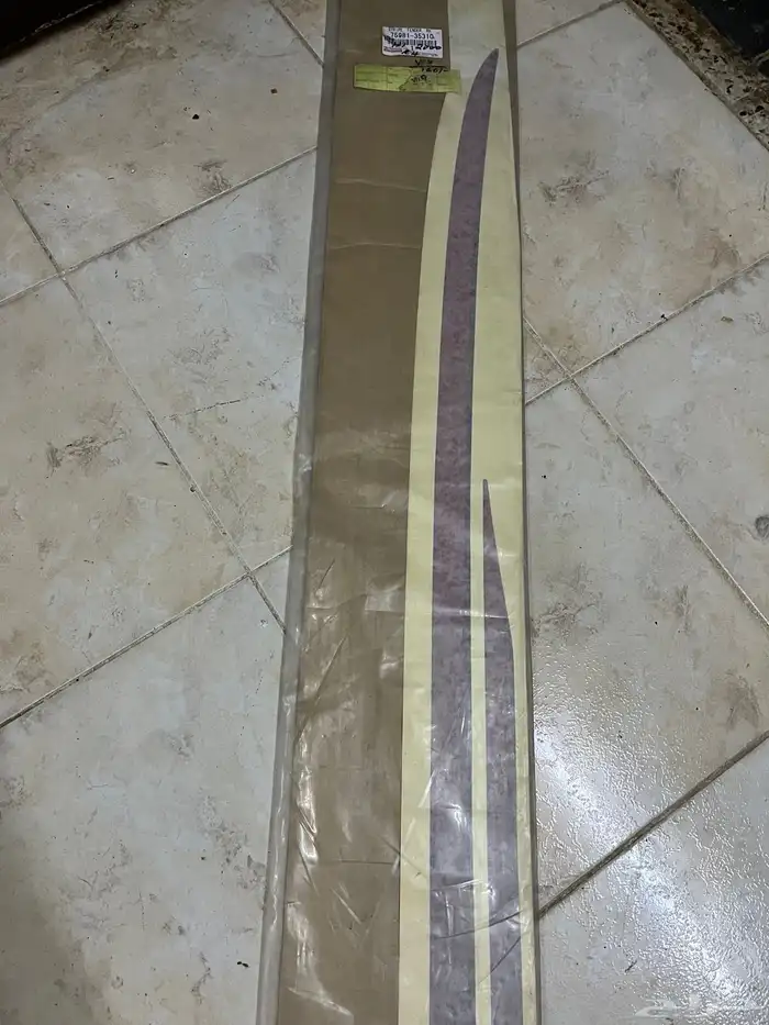 خط رفرف أيمن هايلوكس مديل 2000 اصلي ياباني 0