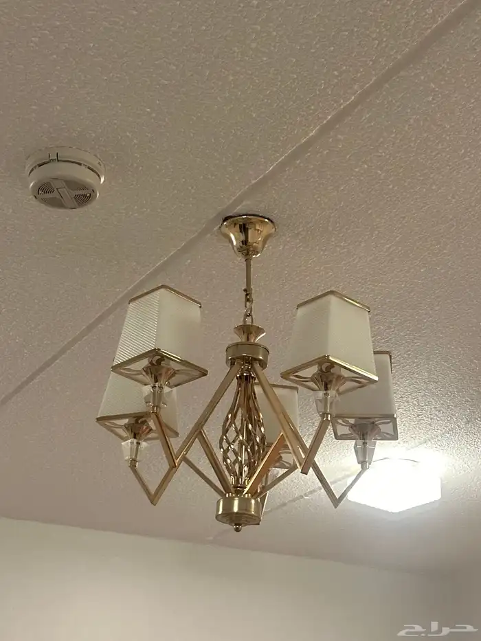 ثريات لم تستخدم للبيع 0