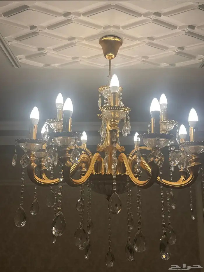 ثريات نظيفه للبيع على السوم واتس 1