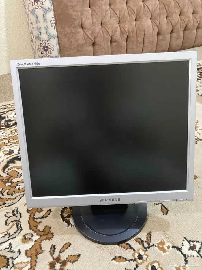 شاشة كمبيوتر مربع مستعملة 0