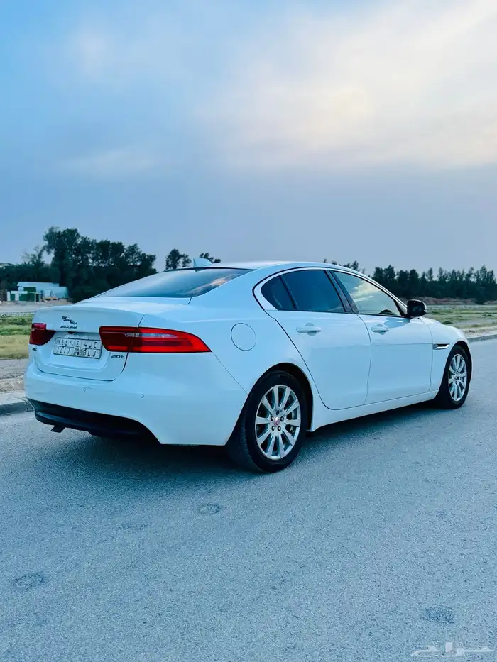 جاكوار XE موديل 2017 10