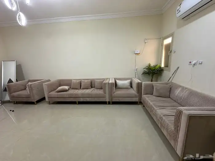 كنب Lحد بيعه 700 ريال 4