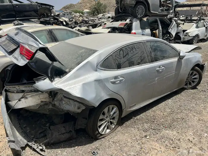 لكزس ES300h تشليح قطع فقط 7