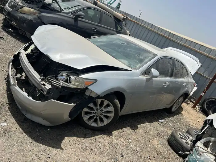 لكزس ES300h تشليح قطع فقط 8
