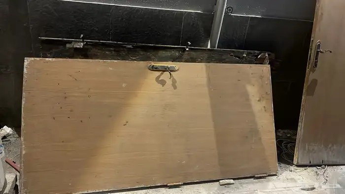 بيبان خشب ممتازه مع الحلق جاهزه لتركيب 1