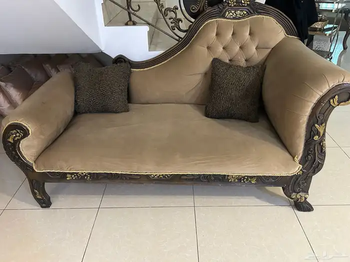 طاولة وكنب 1