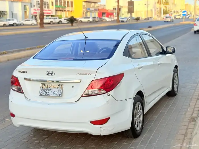 اكسنت 2012 جير عادي بودي نضيف مكينه شرط مكيف شغال ثلاجه 1