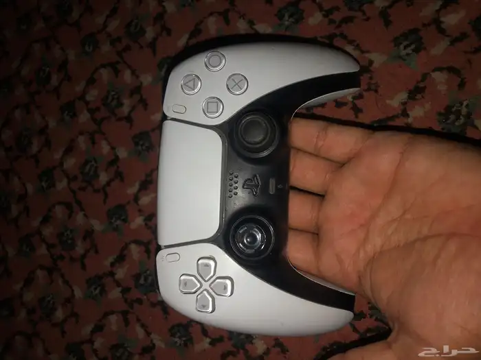 بي سي نظيف وكويس مافيه اي شي للبيع في حقل 4