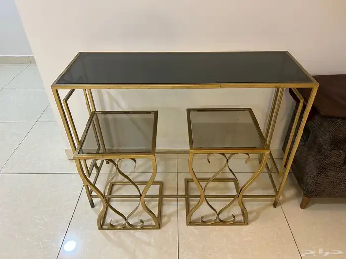 طاولة وكنب 0