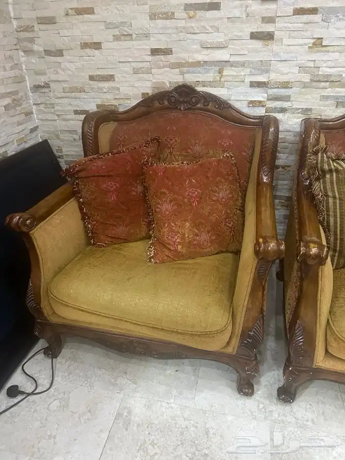 للبيع كنب مستعمل 8 قطع 4