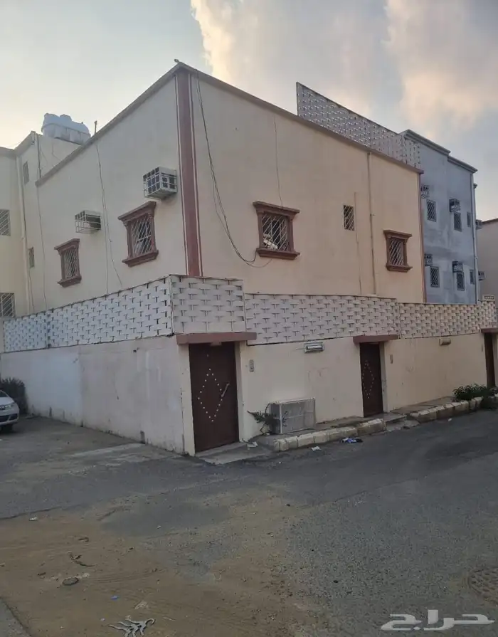 عمارة للبيع مدينة سلطان 1