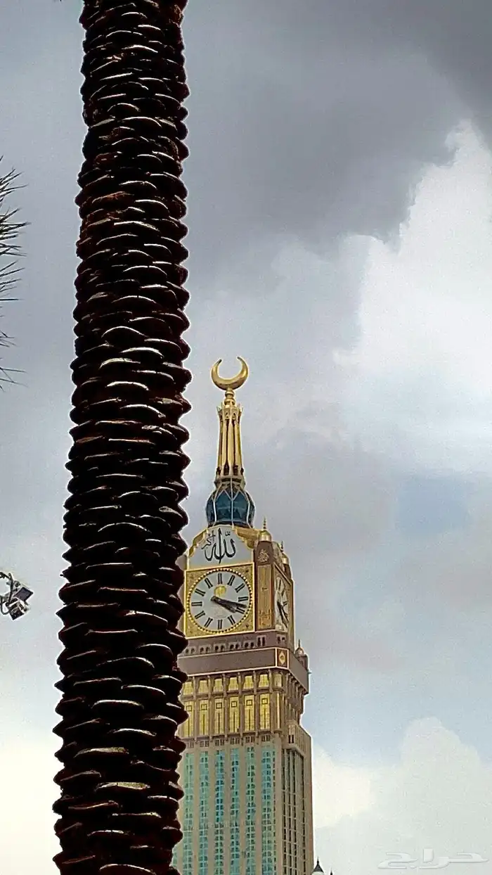 يلي يدور مصمم جرافيك ومصور تواصل معي 10