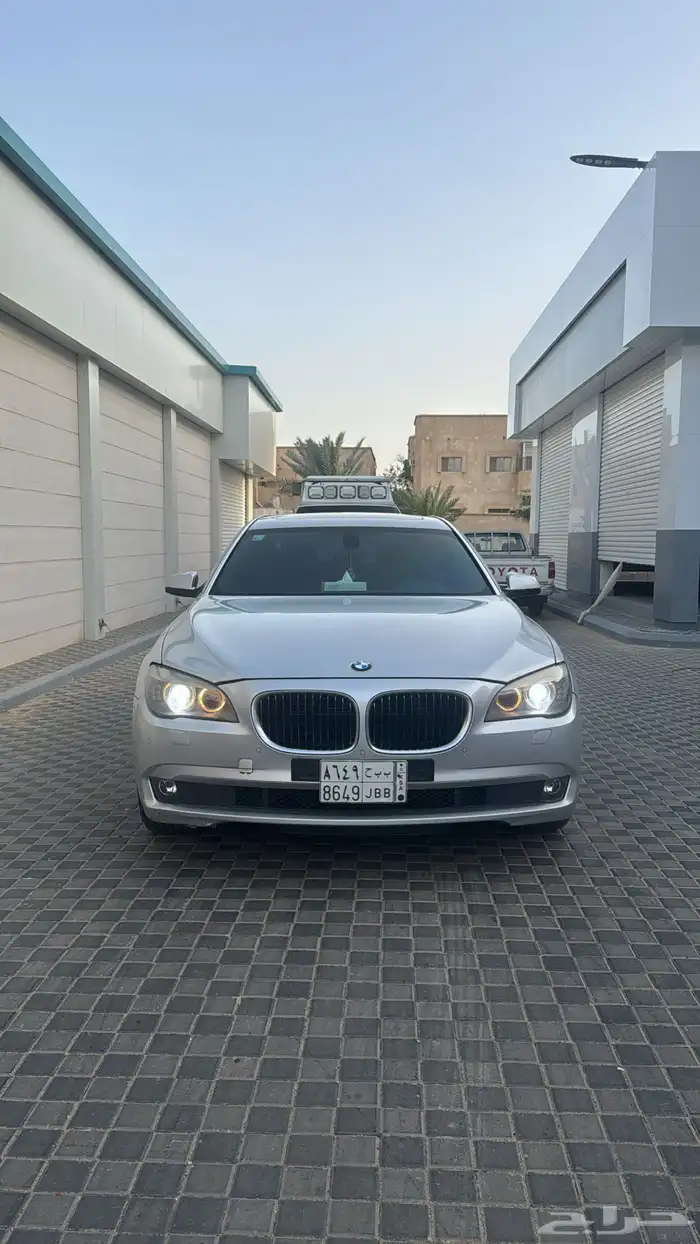 بي ام دبليو 730 1