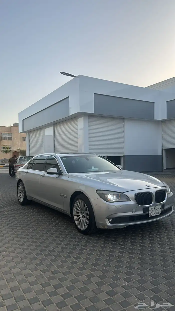 بي ام دبليو 730 2